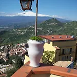 Bed & Breakfast U Palmentu 3*