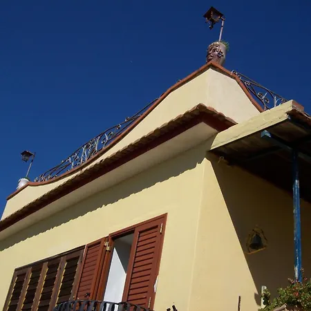 Bed and Breakfast U Palmentu 3*