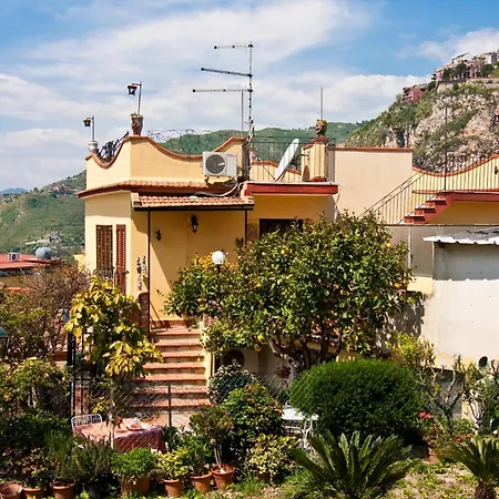 Bed and Breakfast U Palmentu Ταορμίνα