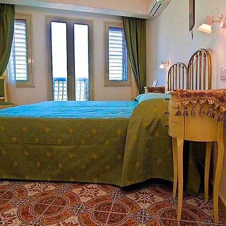 Bed & Breakfast U Palmentu 3*